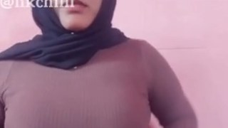 OmeTv Jilbab Tobrut  Sange Pamer Toket Gede